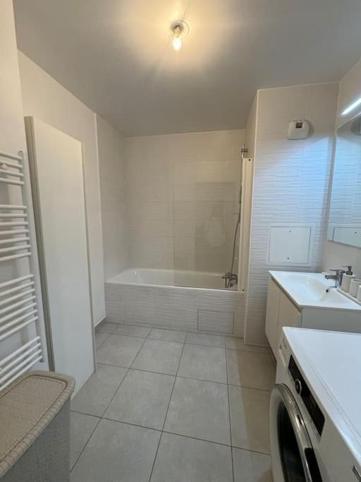 קורביל-אסונס Superbe Appartement - Near Paris מראה חיצוני תמונה
